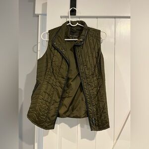 Banana Republic Women’s quilted vest with black leather trim